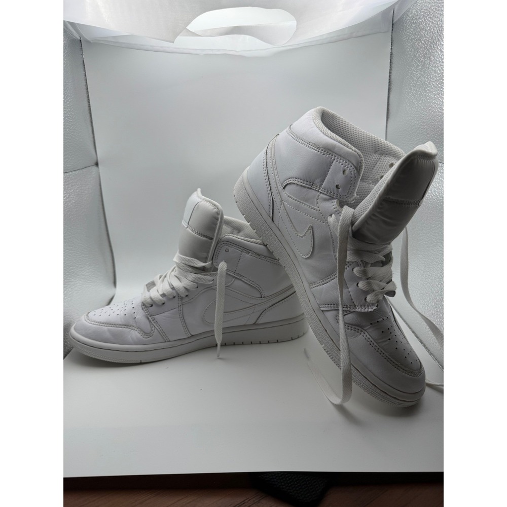 Nike Air Jordan 1 Mid Triple White Leather Sneakers 554724-130 Mens Size 8 - Picture 1 of 12